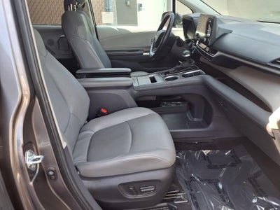 2024 Toyota Sienna XLE 8 Passenger
