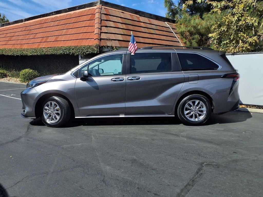 2024 Toyota Sienna XLE 8 Passenger