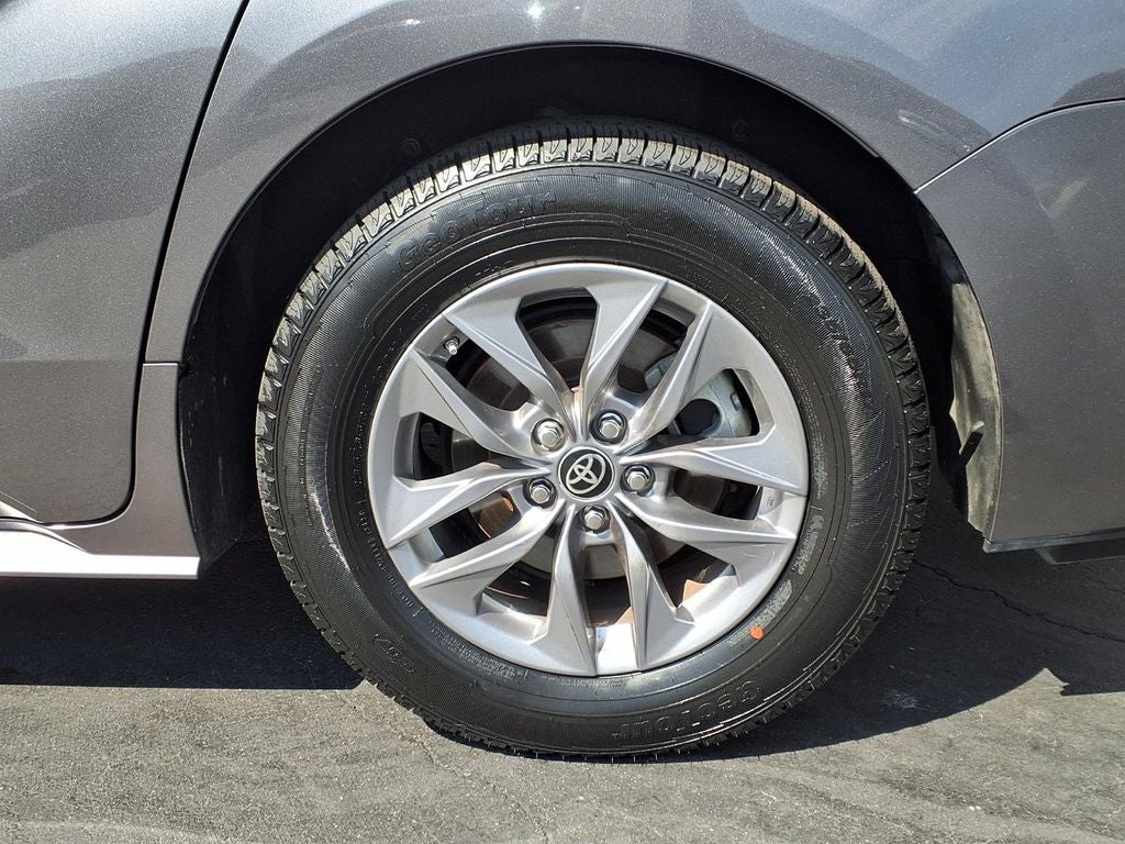 2024 Toyota Sienna XLE 8 Passenger