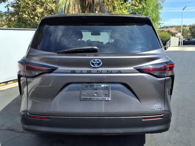 2024 Toyota Sienna XLE 8 Passenger