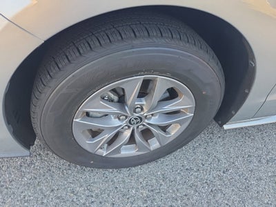2024 Toyota Sienna XLE 8 Passenger