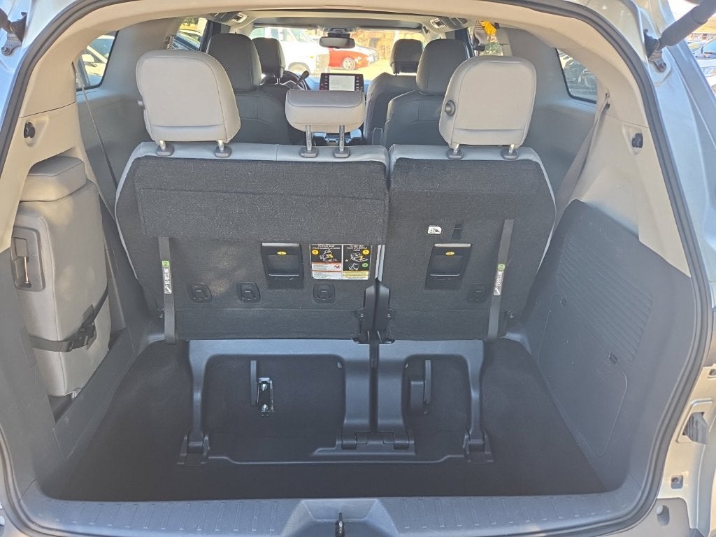 2024 Toyota Sienna XLE 8 Passenger