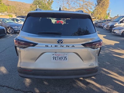 2024 Toyota Sienna XLE 8 Passenger