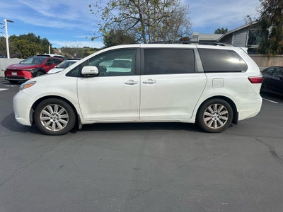2017 Toyota Sienna Limited 7 Passenger