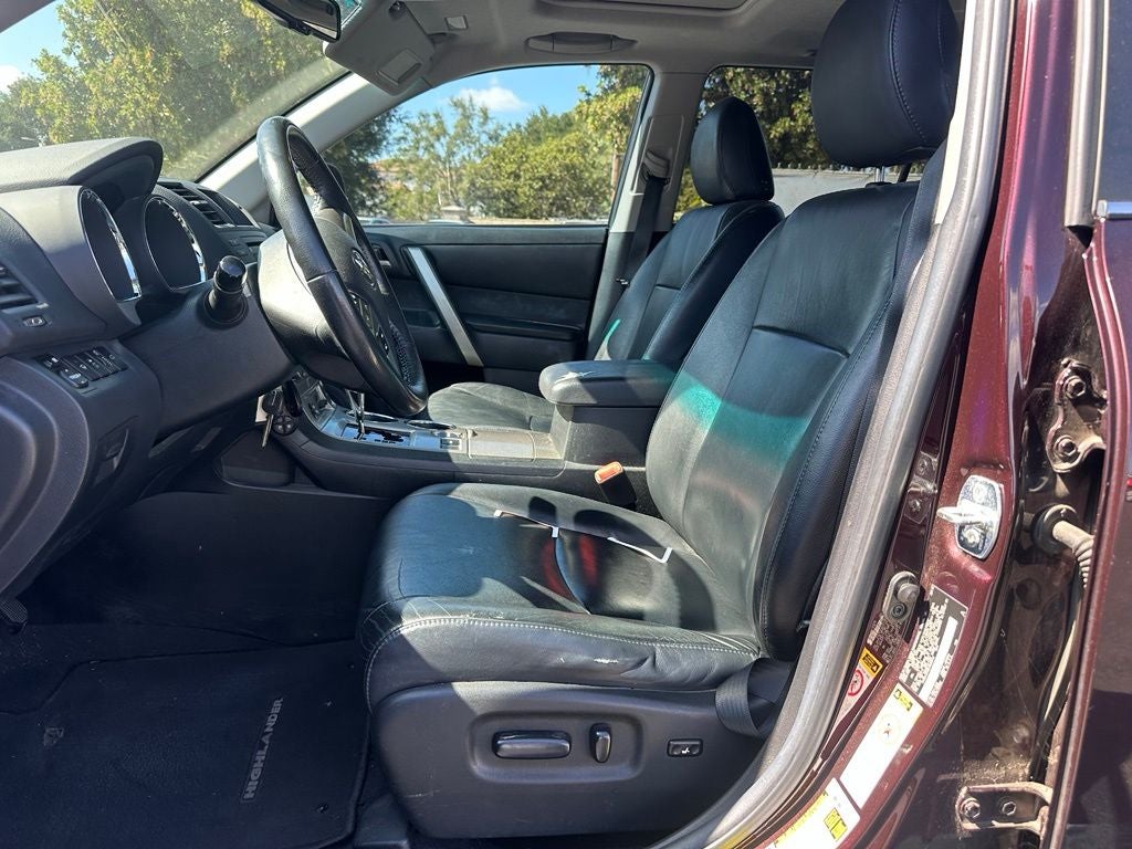 2012 Toyota Highlander SE