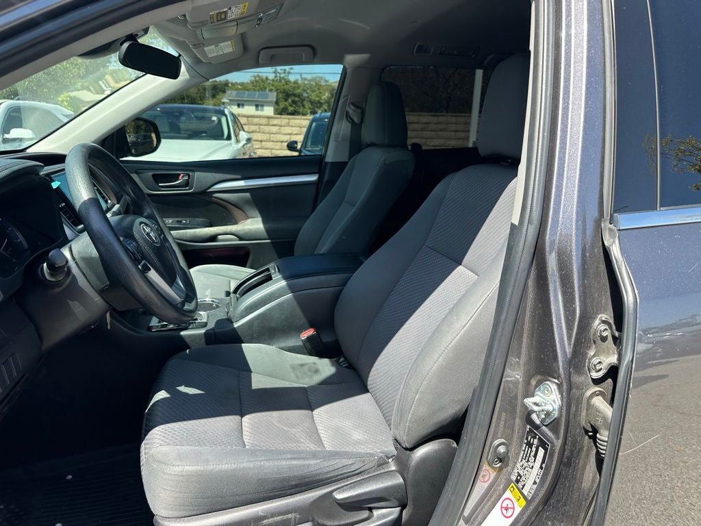 2019 Toyota Highlander LE