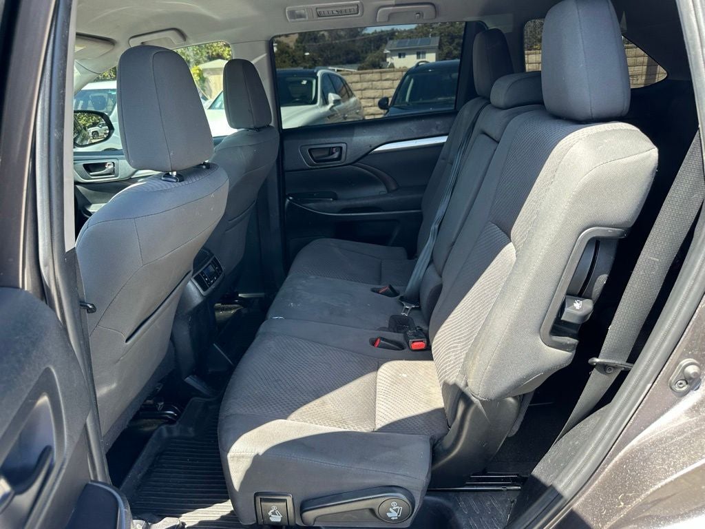 2019 Toyota Highlander LE