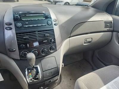 2009 Toyota Sienna CE