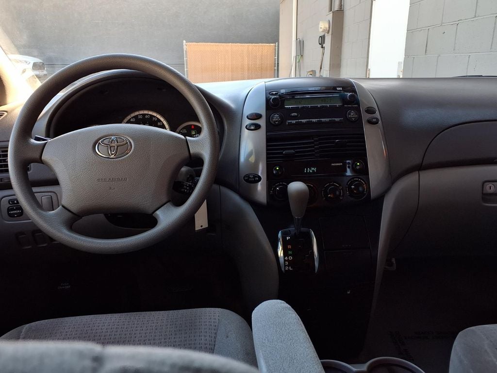 2009 Toyota Sienna CE