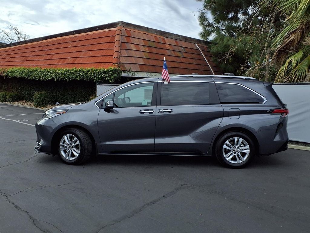 2025 Toyota Sienna Limited 7 Passenger
