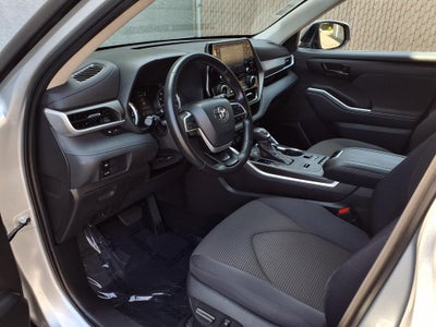 2022 Toyota Highlander LE