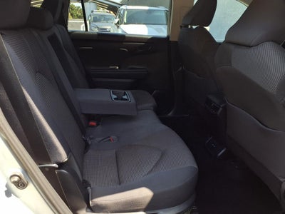 2022 Toyota Highlander LE