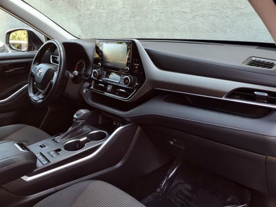 2022 Toyota Highlander LE