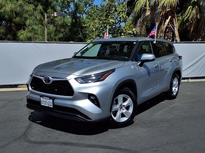 2022 Toyota Highlander LE