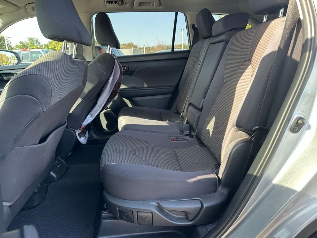 2022 Toyota Highlander LE