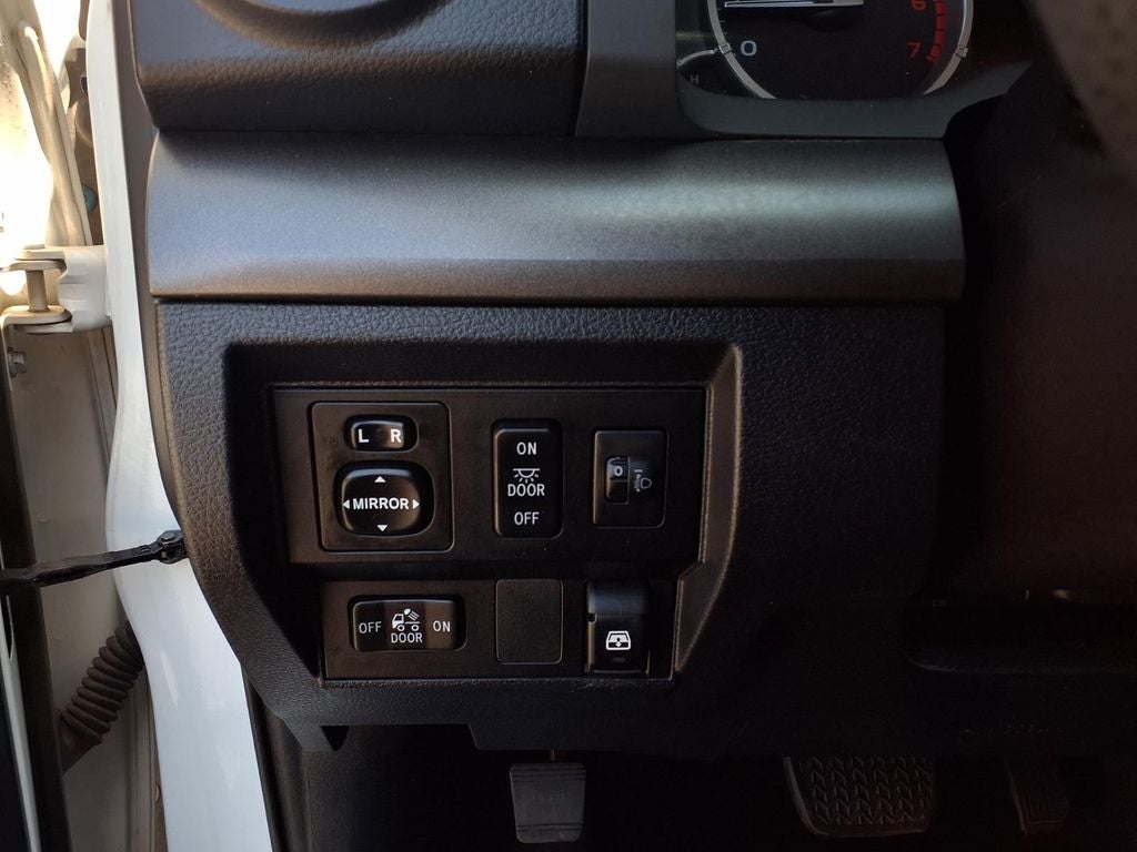 2017 Toyota Tundra SR5 4.6L V8