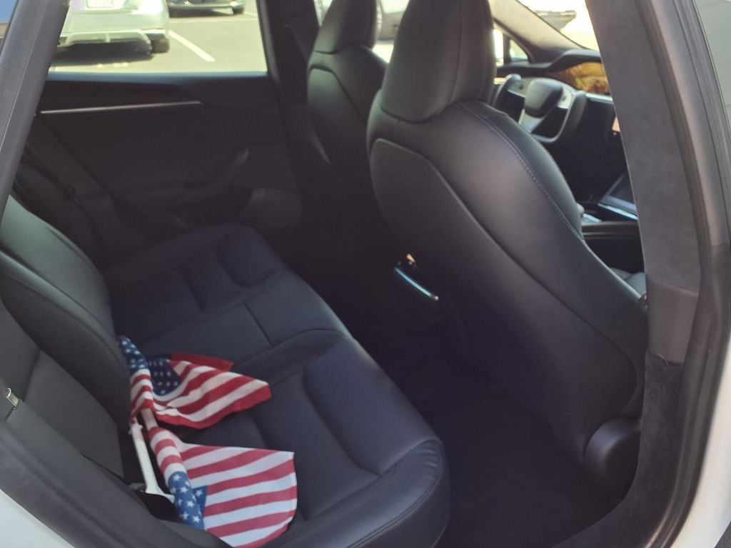 2022 Tesla Model S Base