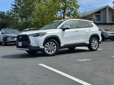 2024 Toyota Corolla Cross LE