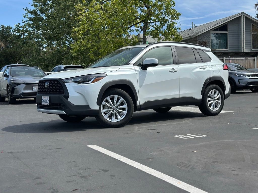 2024 Toyota Corolla Cross LE