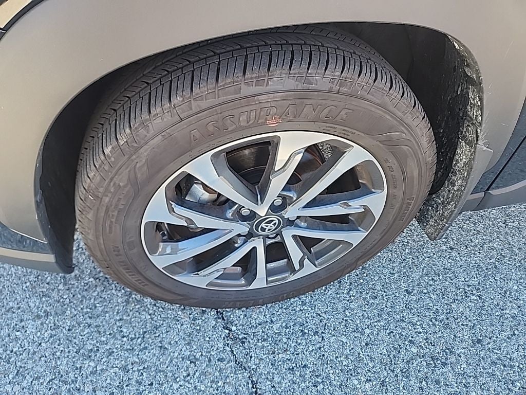 2024 Toyota Corolla Cross XLE