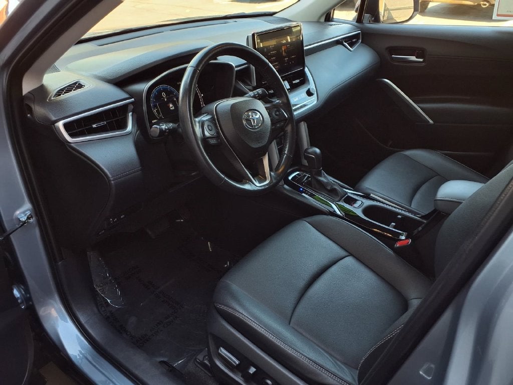 2023 Toyota Corolla Cross XLE