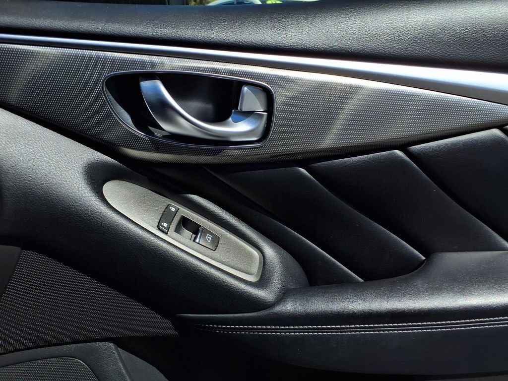 2015 INFINITI Q50 Hybrid Premium