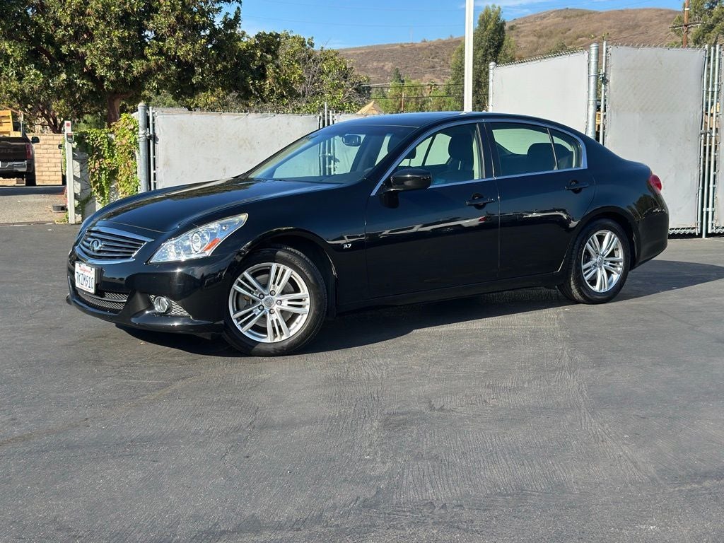 2015 INFINITI Q40 Base