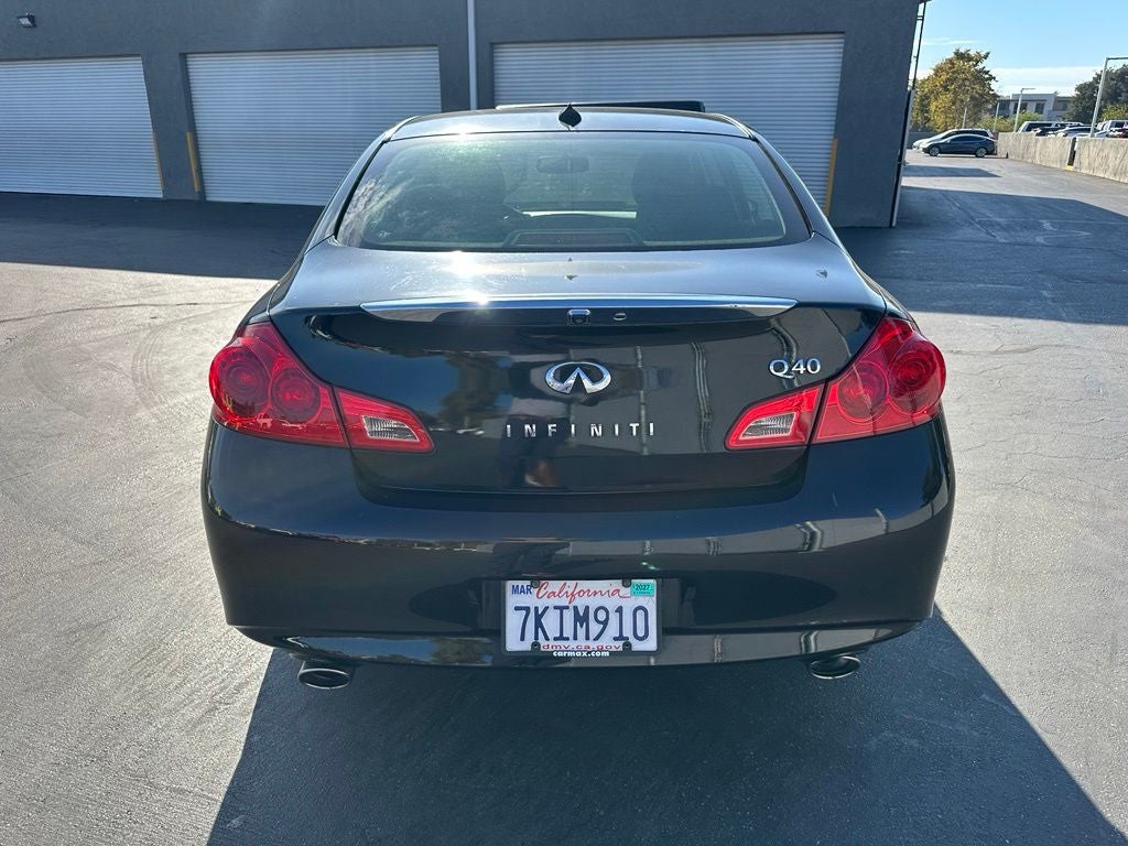 2015 INFINITI Q40 Base
