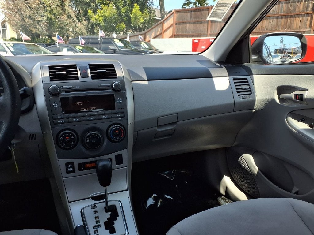 2011 Toyota Corolla LE