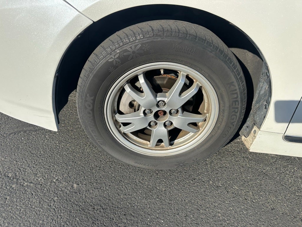 2010 Toyota Prius IV Solar Roof Package