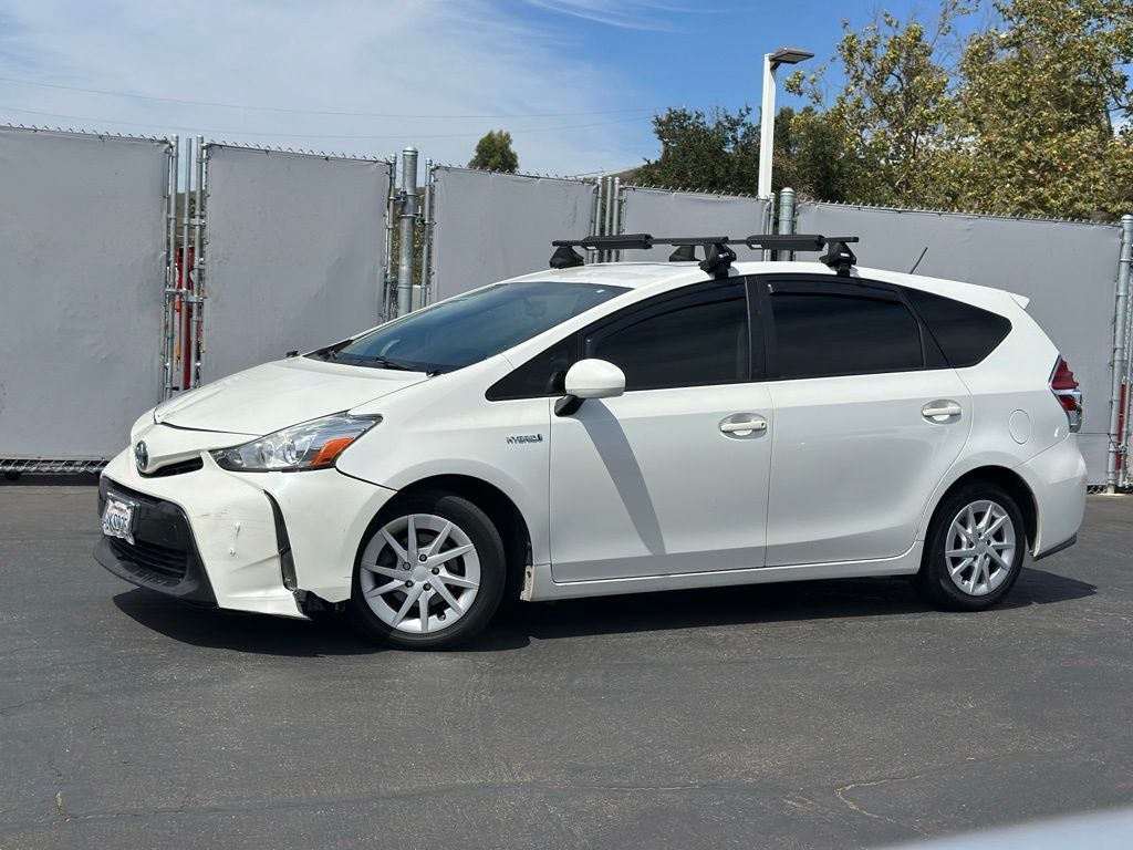 2016 Toyota Prius v Three