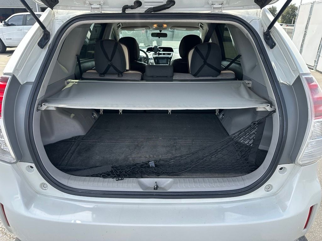 2016 Toyota Prius v Three
