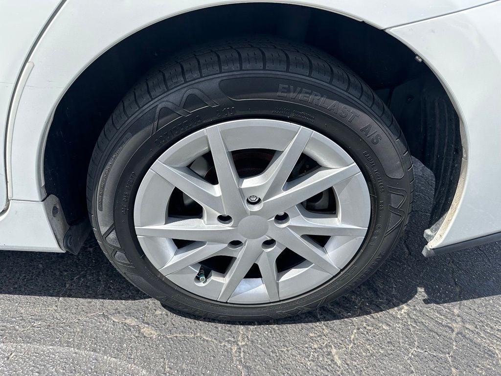 2016 Toyota Prius v Three