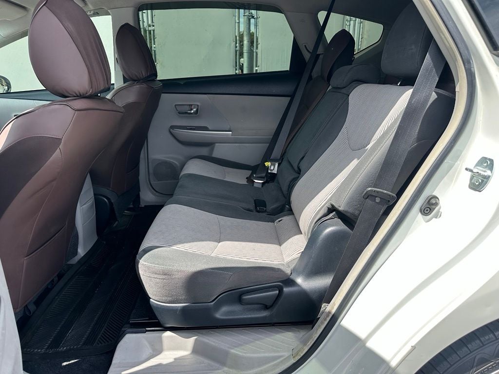 2016 Toyota Prius v Three