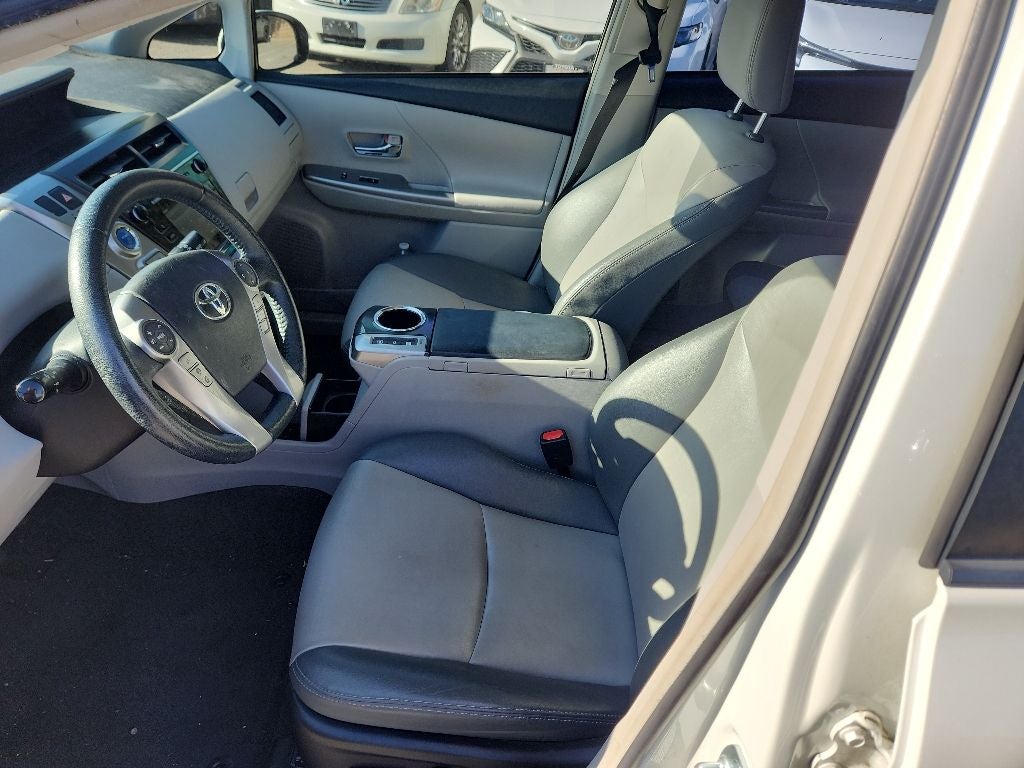 2017 Toyota Prius v Four