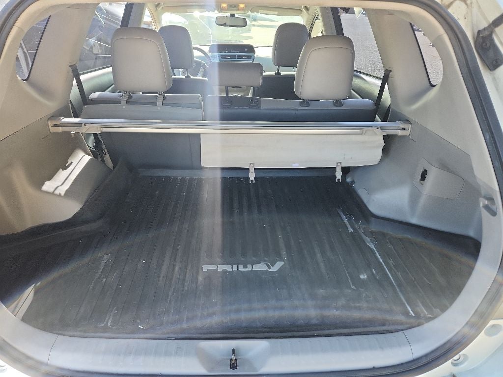 2017 Toyota Prius v Four