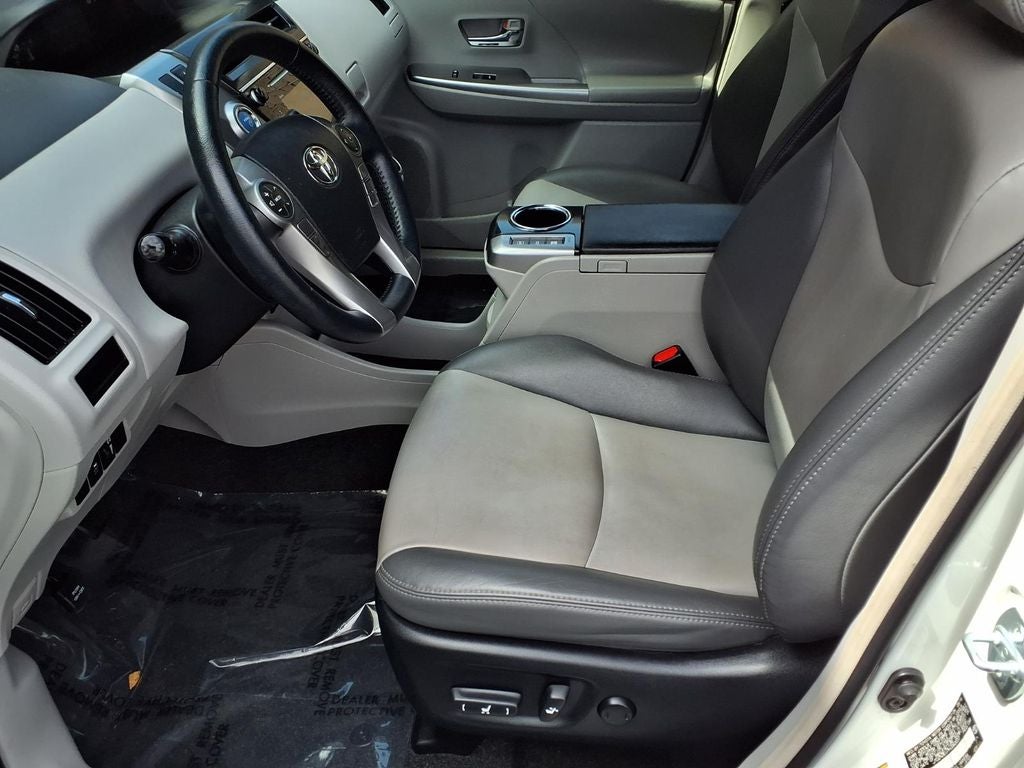 2017 Toyota Prius v Four