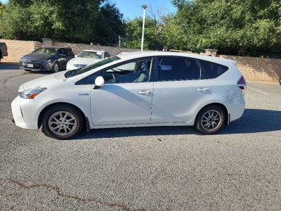 2017 Toyota Prius v Four