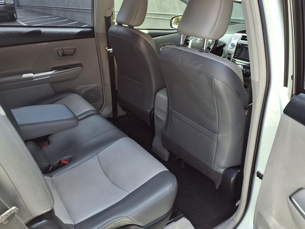 2017 Toyota Prius v Four