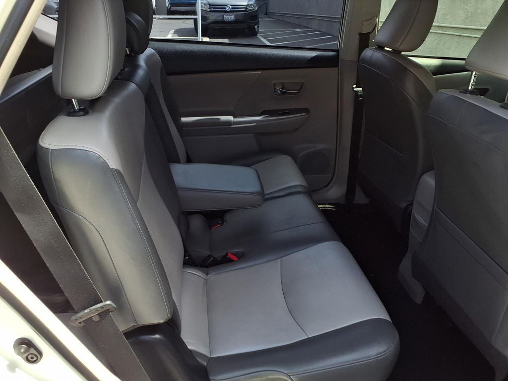2017 Toyota Prius v Four