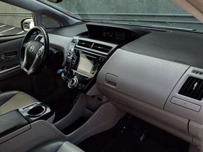 2017 Toyota Prius v Four