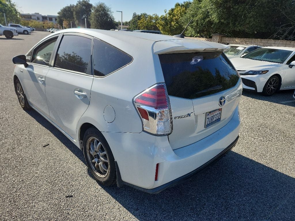 2017 Toyota Prius v Four