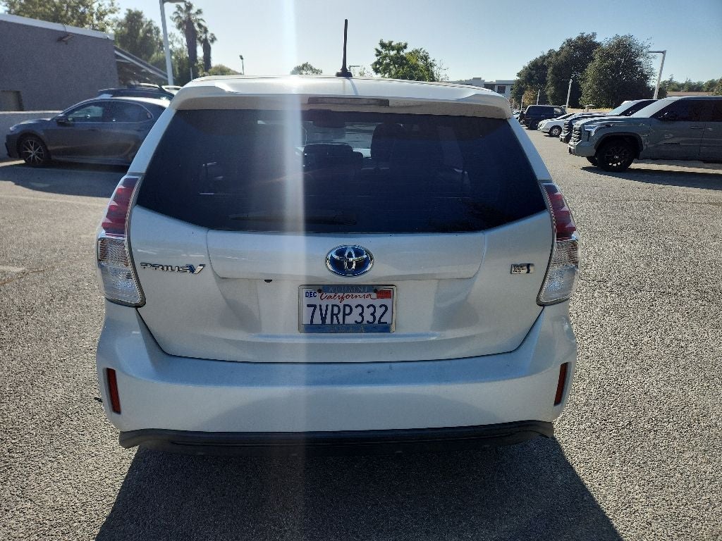 2017 Toyota Prius v Four
