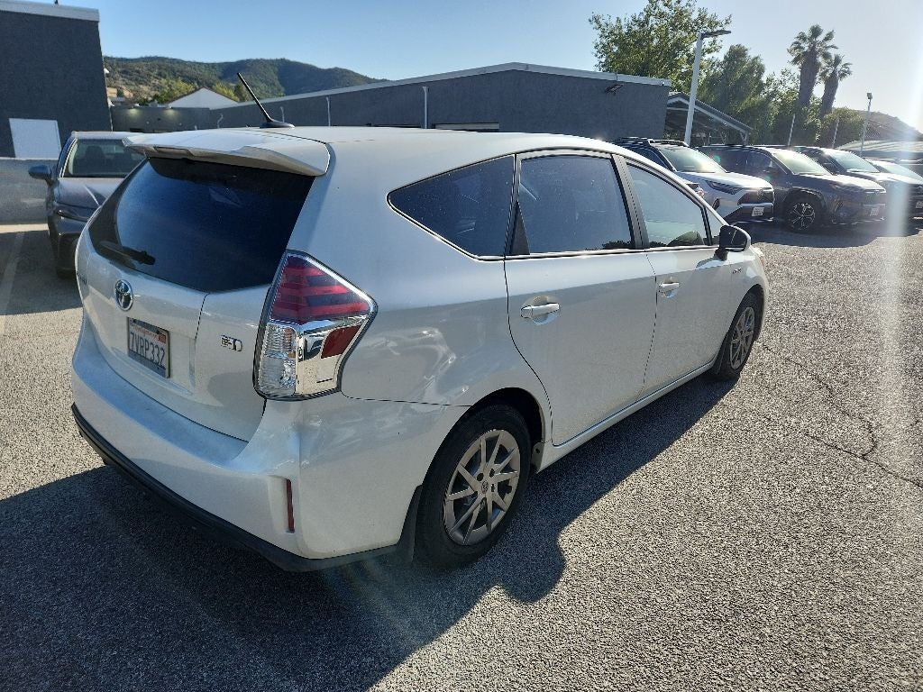2017 Toyota Prius v Four