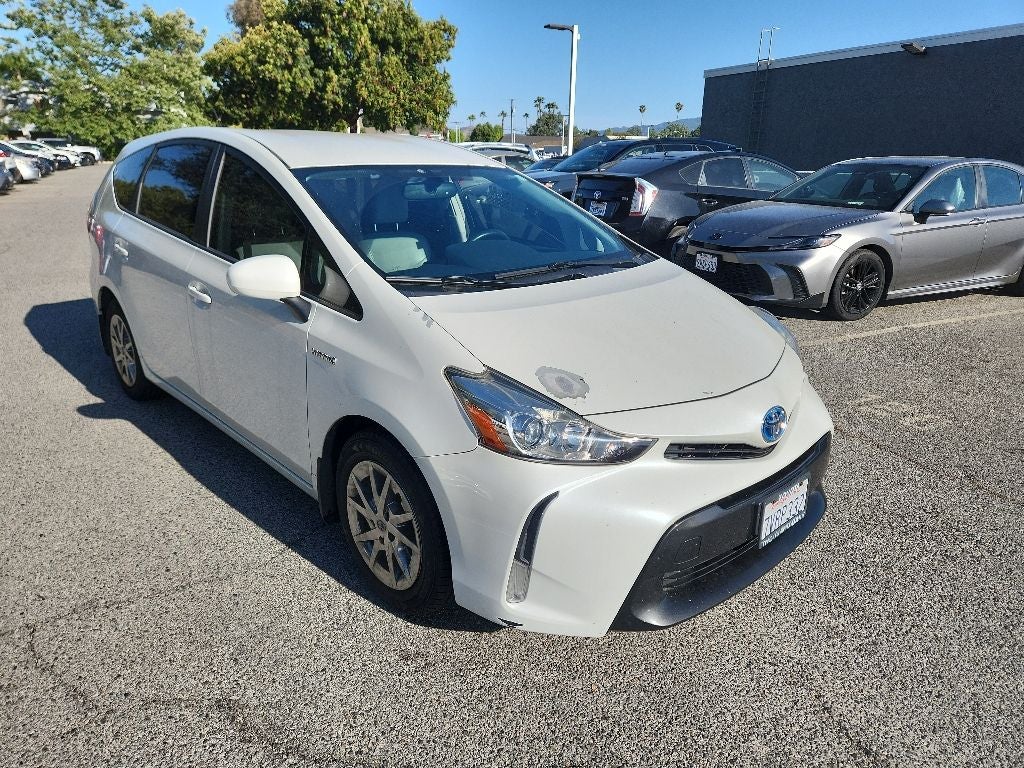 2017 Toyota Prius v Four