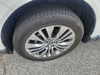 2023 Toyota Venza XLE
