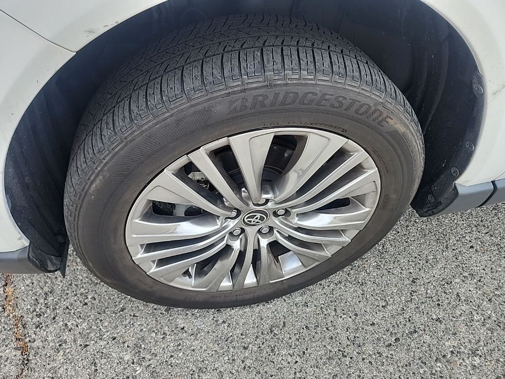 2023 Toyota Venza XLE