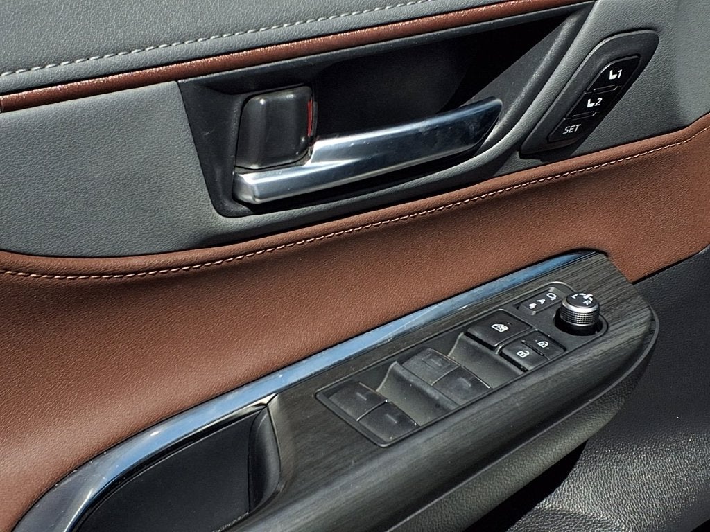 2023 Toyota Venza XLE