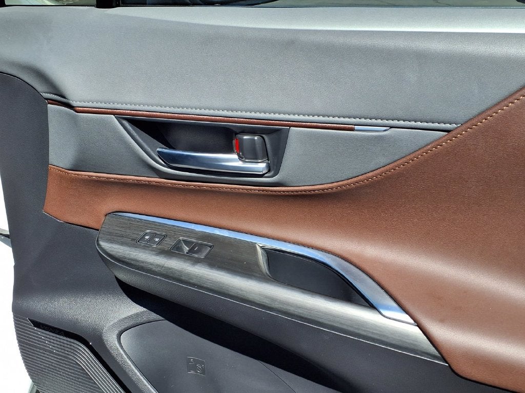 2023 Toyota Venza XLE