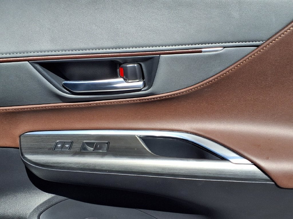 2023 Toyota Venza XLE